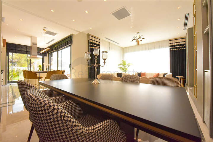 4+1 Villa mit Panoramablick auf das Meer 