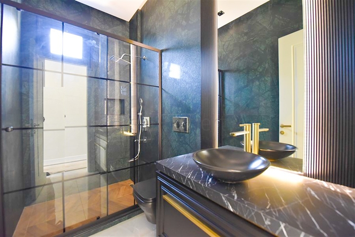 4+1 Villa mit Panoramablick auf das Meer 