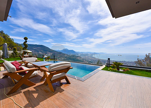 4+1 Villa mit Panoramablick auf das Meer 