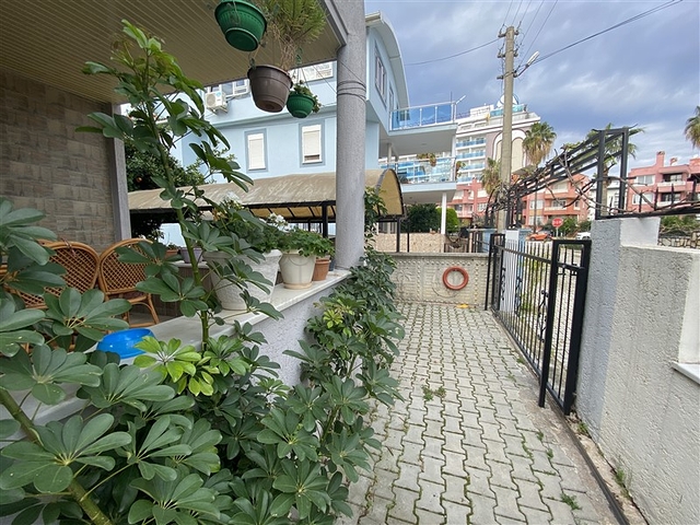 Geräumige 3+1 Villa 250m vom Meer entfernt in Konakli