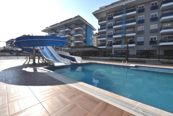 Penthouse 2+1 im Stadtteil Kestel, nur 350 m vom Meer entfernt 