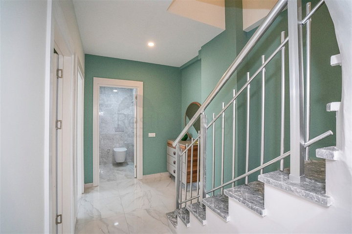 Penthouse 2+1 im Stadtteil Kestel, nur 350 m vom Meer entfernt 