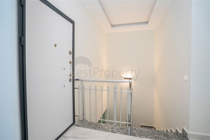 Penthouse 2+1 im Stadtteil Kestel, nur 350 m vom Meer entfernt 