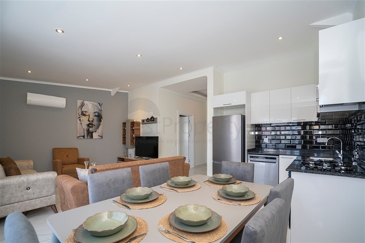 Penthouse 2+1 im Stadtteil Kestel, nur 350 m vom Meer entfernt 