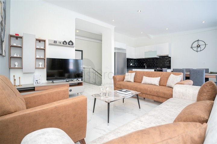 Penthouse 2+1 im Stadtteil Kestel, nur 350 m vom Meer entfernt 