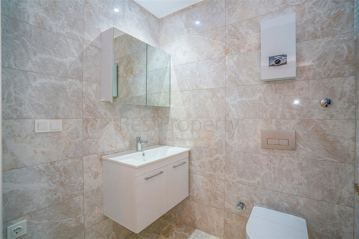 Penthouse 2+1 im Stadtteil Kestel, nur 350 m vom Meer entfernt 