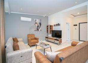 Penthouse 2+1 im Stadtteil Kestel, nur 350 m vom Meer entfernt 