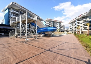 Penthouse 2+1 im Stadtteil Kestel, nur 350 m vom Meer entfernt 