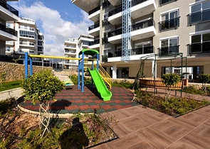 Penthouse 2+1 im Stadtteil Kestel, nur 350 m vom Meer entfernt 