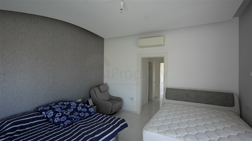 3+1 Penthouse mit eigenem Pool auf dem Dach im Stadtteil Kargicak