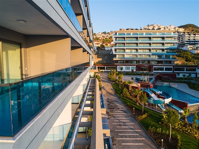 3+1 Penthouse mit eigenem Pool auf dem Dach im Stadtteil Kargicak