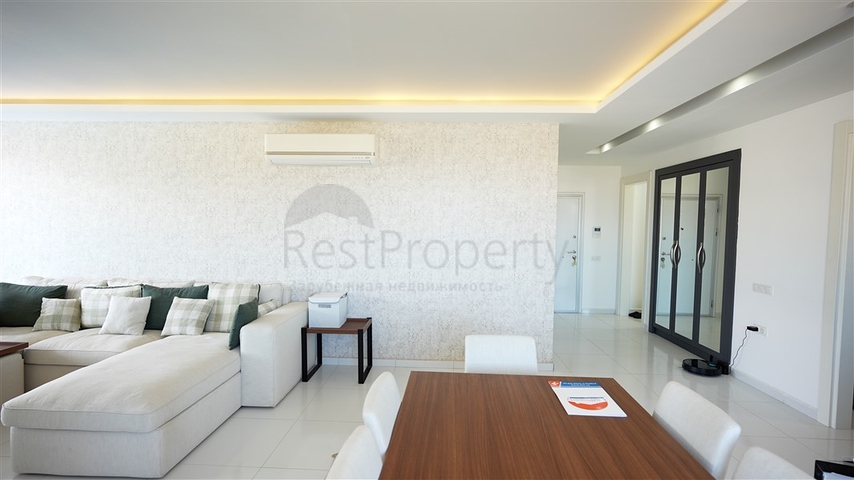 3+1 Penthouse mit eigenem Pool auf dem Dach im Stadtteil Kargicak