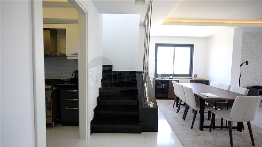 3+1 Penthouse mit eigenem Pool auf dem Dach im Stadtteil Kargicak