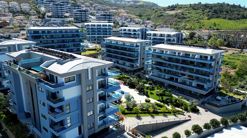 3+1 Penthouse mit eigenem Pool auf dem Dach im Stadtteil Kargicak