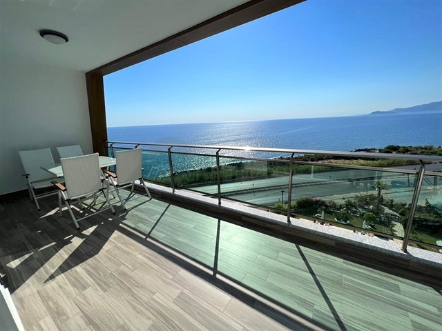 1+1 möblierte Wohnung mit wunderschönem Meerblick im Stadtteil Kargicak