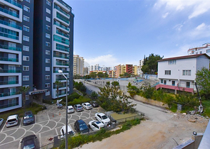 Wohnungen in einem neuen Komplex im Stadtteil Mahmutlar