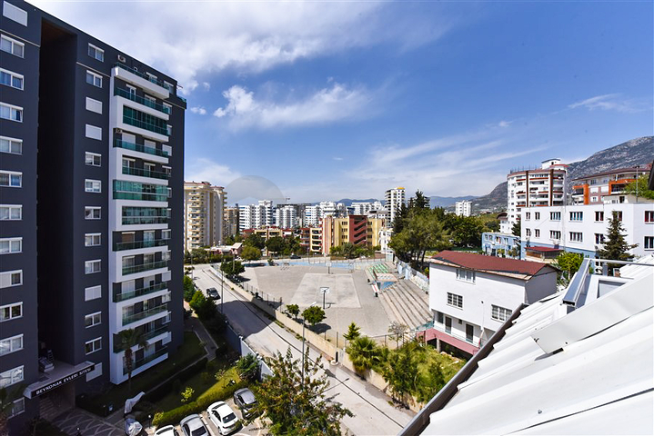 Penthouse mit 2+1 Grundriss im Stadtteil Mahmutlar