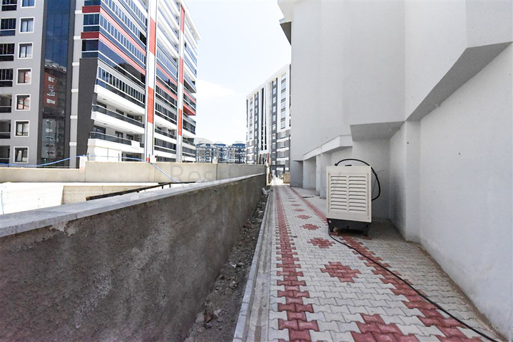 1+1 Wohnung in einem neuen Komplex ohne Infrastruktur im Stadtteil Mahmutlar