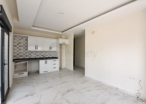 1+1 Wohnung in einem neuen Komplex ohne Infrastruktur im Stadtteil Mahmutlar