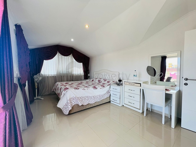 Geräumiges 2+1 Penthouse im Zentrum von Alanya