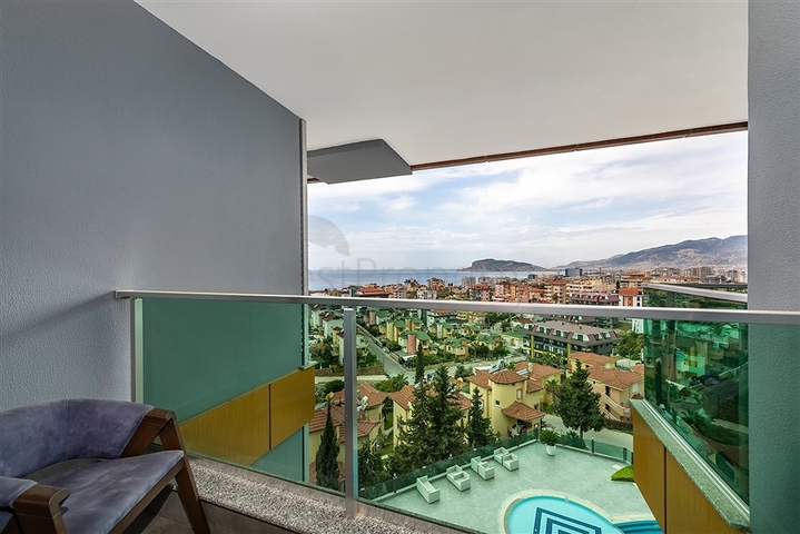 Luxus-Penthouse mit Blick auf das Meer und die Festung vom Eigentümer 