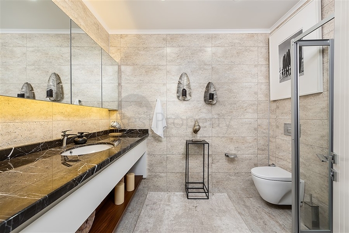 Luxus-Penthouse mit Blick auf das Meer und die Festung vom Eigentümer 