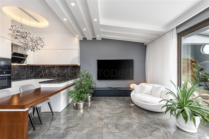 Luxus-Penthouse mit Blick auf das Meer und die Festung vom Eigentümer 