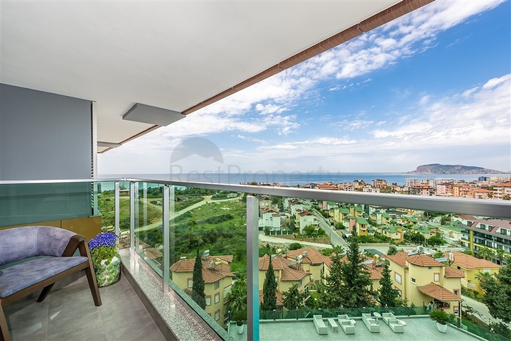 Luxus-Penthouse mit Blick auf das Meer und die Festung vom Eigentümer 