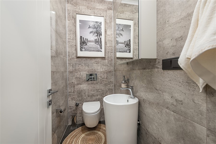 Luxus-Penthouse mit Blick auf das Meer und die Festung vom Eigentümer 