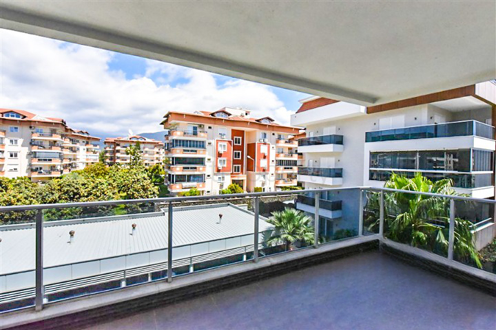 Geräumige 2+1-Wohnung im Stadtteil Oba