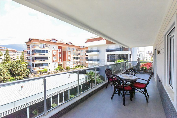 Geräumige 2+1-Wohnung im Stadtteil Oba