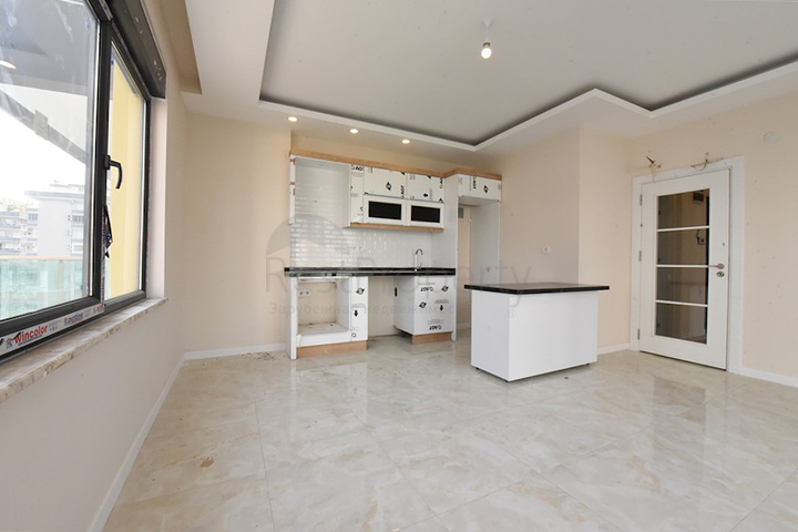 1+1 Wohnung in einem attraktiven Komplex im Stadtteil Tosmur 