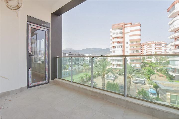 1+1 Wohnung in einem attraktiven Komplex im Stadtteil Tosmur 