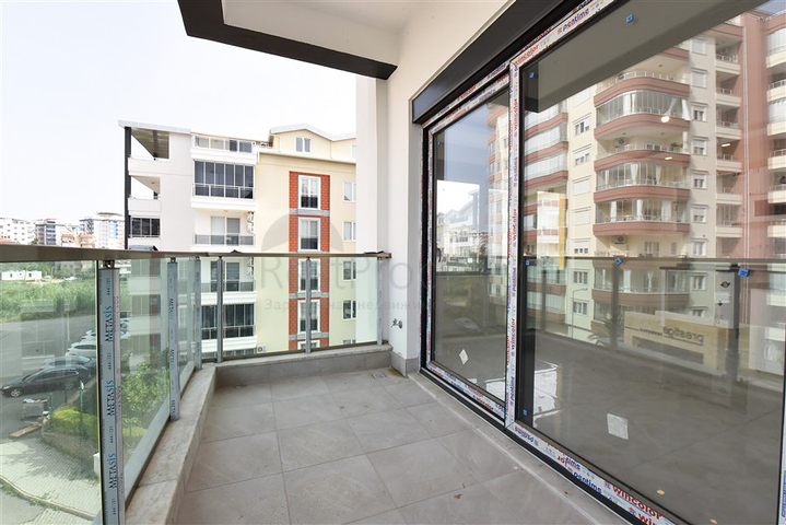 1+1 Wohnung in einem attraktiven Komplex im Stadtteil Tosmur 