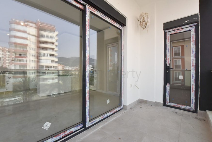 1+1 Wohnung in einem attraktiven Komplex im Stadtteil Tosmur 