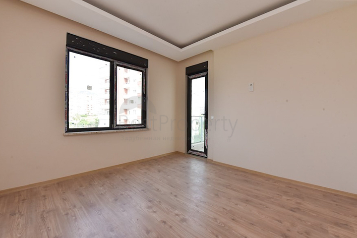 1+1 Wohnung in einem attraktiven Komplex im Stadtteil Tosmur 