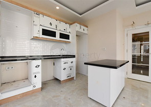 1+1 Wohnung in einem attraktiven Komplex im Stadtteil Tosmur 