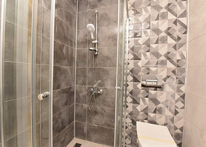 1+1 Wohnung in einem attraktiven Komplex im Stadtteil Tosmur 