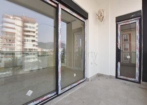 1+1 Wohnung in einem attraktiven Komplex im Stadtteil Tosmur 