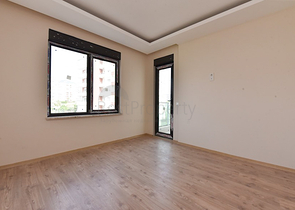 1+1 Wohnung in einem attraktiven Komplex im Stadtteil Tosmur 