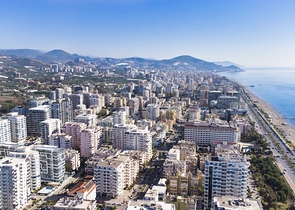 1+1 Wohnung in einem Komplex in einem Primiumkomplex der Klasse im Stadtteil Mahmutlar