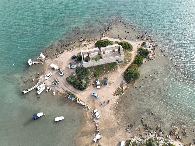 Einzigartige Residenz vom Eigentümer mit Meerblick, umgeben von Wald