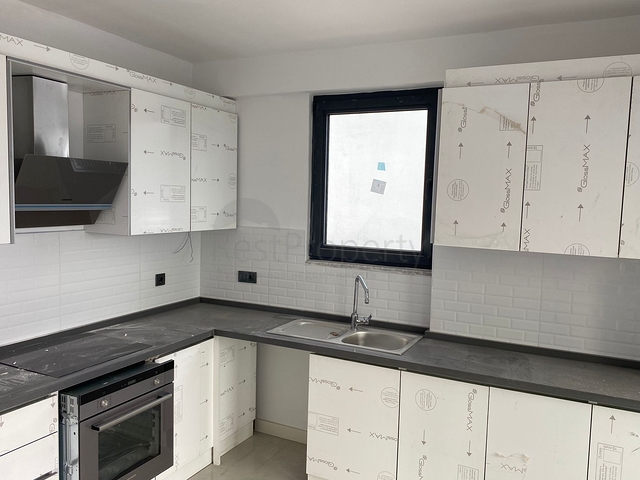 Einzigartige Residenz vom Eigentümer mit Meerblick, umgeben von Wald