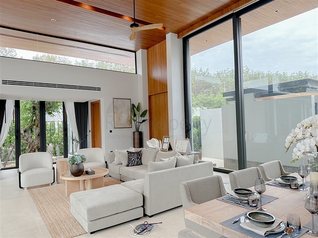 Komplex aus 49 eleganten Villen in der Nähe des Strandes Layan