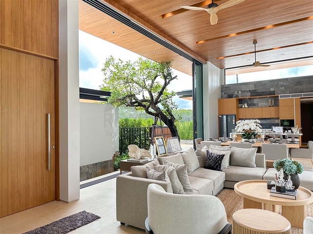 Komplex aus 49 eleganten Villen in der Nähe des Strandes Layan