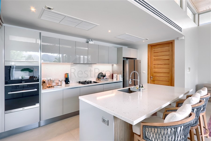 Ein Komplex von Villen in der Nähe des Strandes Layan