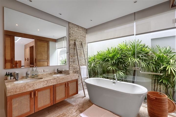 Ein Komplex von Villen in der Nähe des Strandes Layan