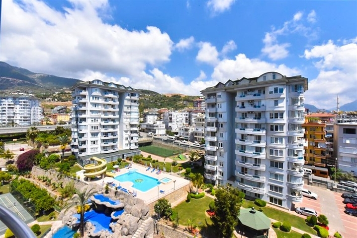 Geräumige Wohnung mit Meer- und Bergblick in der Gegend von Dschikkilli