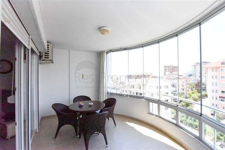 Geräumige Wohnung mit Meer- und Bergblick in der Gegend von Dschikkilli