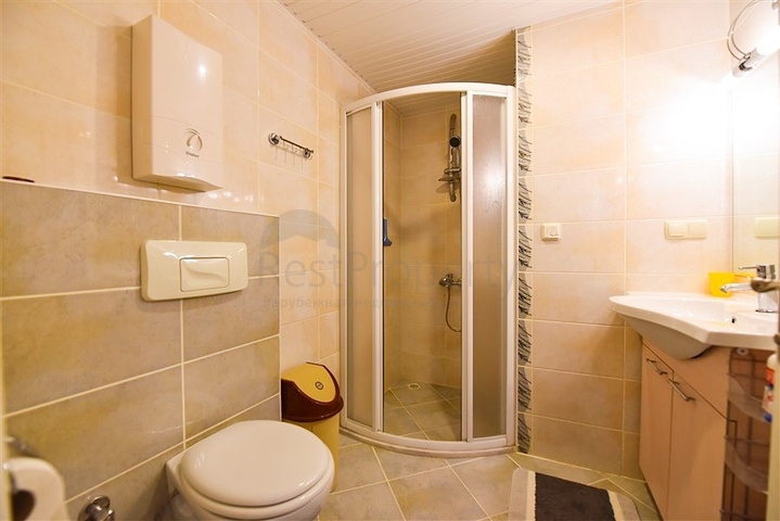 Geräumige Wohnung mit Meer- und Bergblick in der Gegend von Dschikkilli